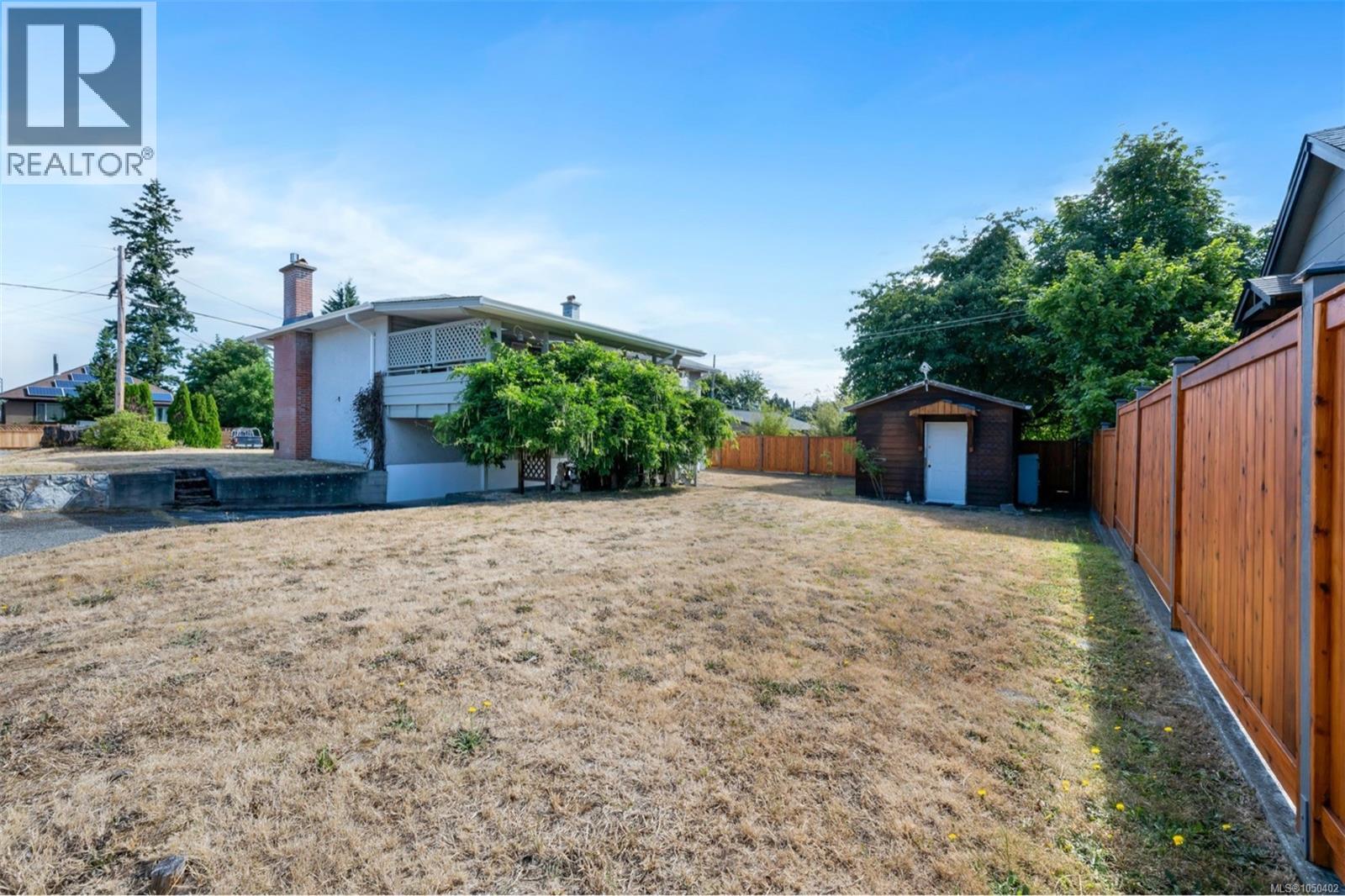 3060 George St - 17