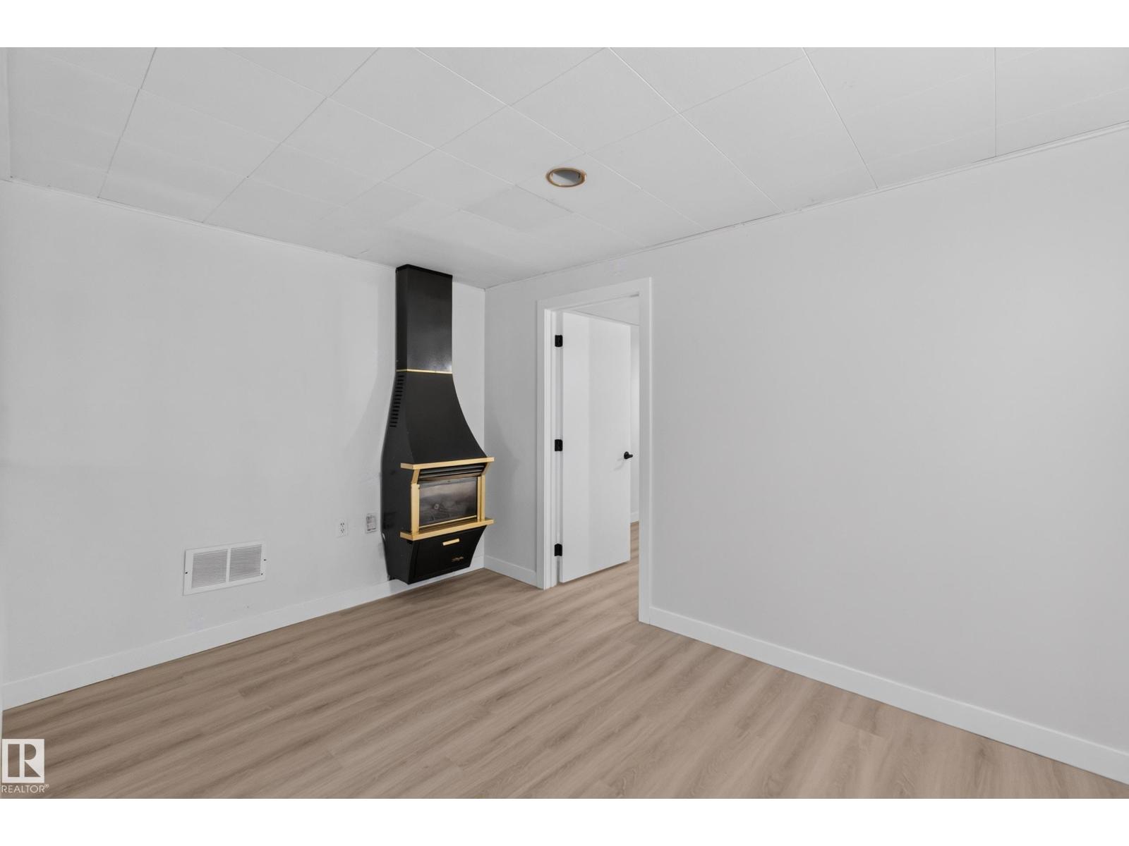 13511 114 ST NW - 48