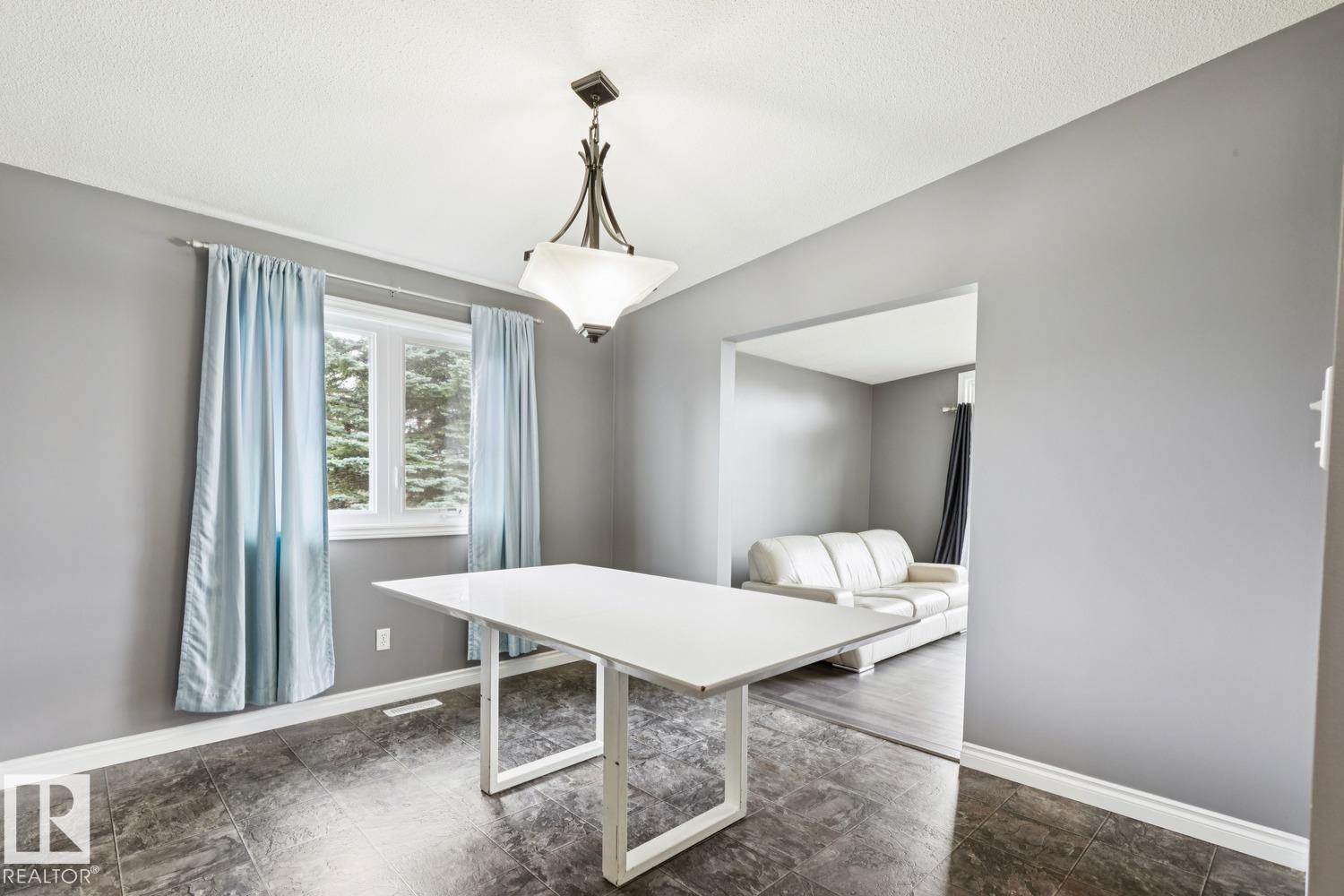 9312 151 AV NW - 10