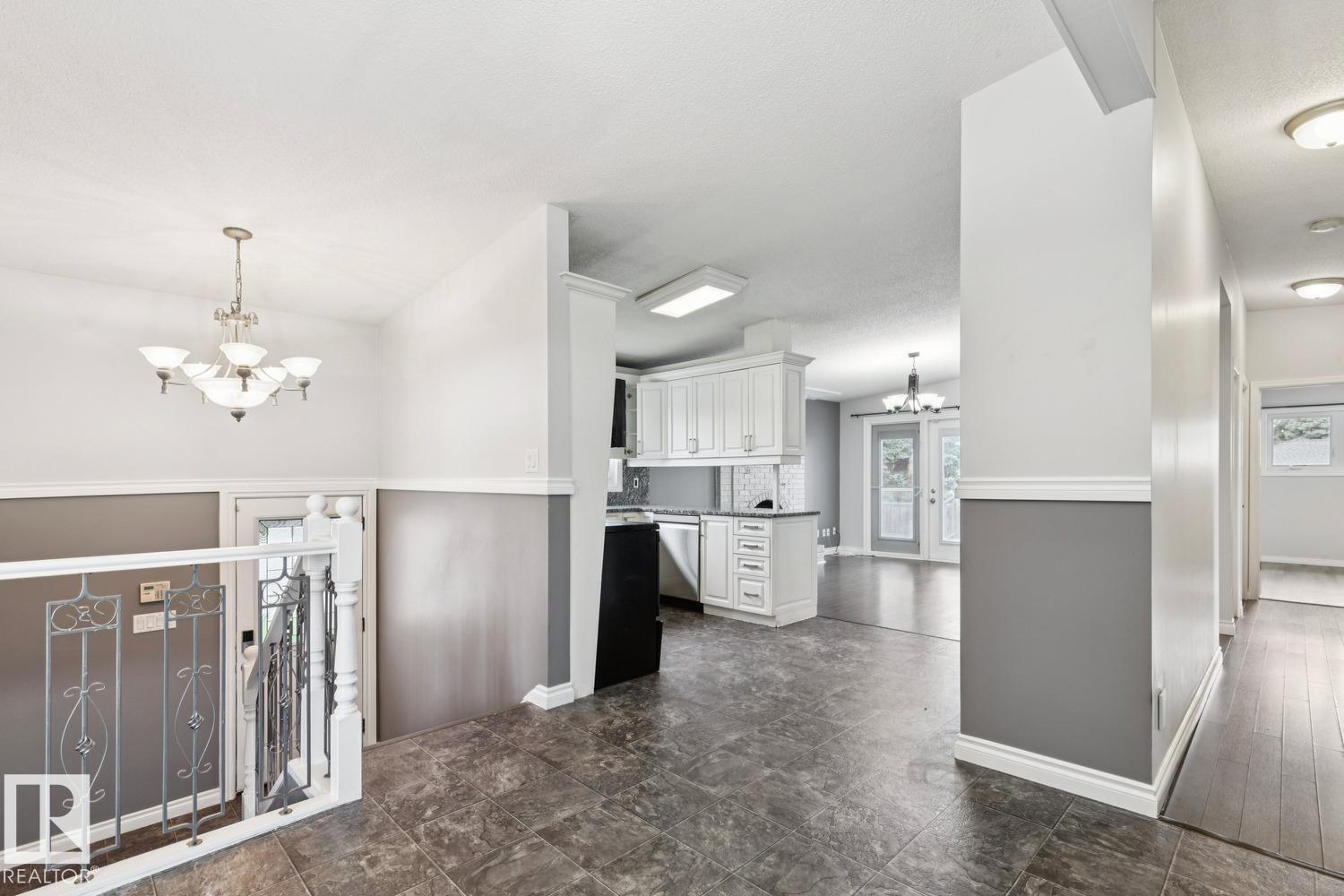 9312 151 AV NW - 12