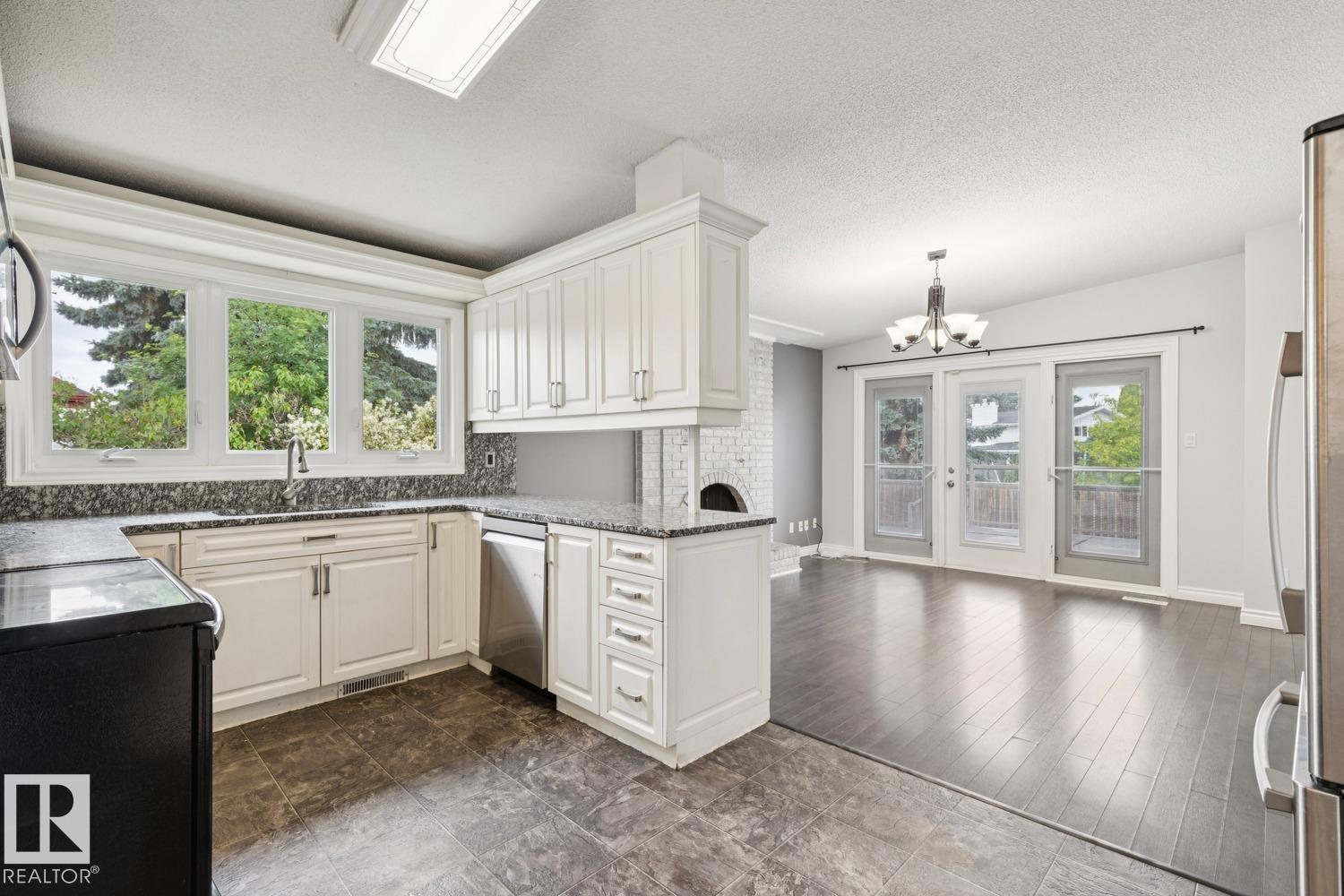 9312 151 AV NW - 14