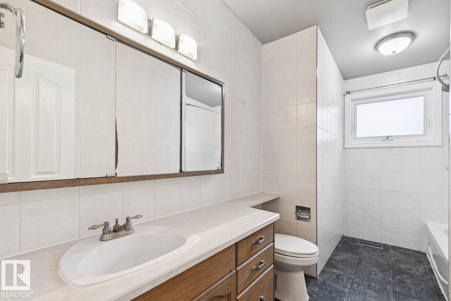 9312 151 AV NW - 21