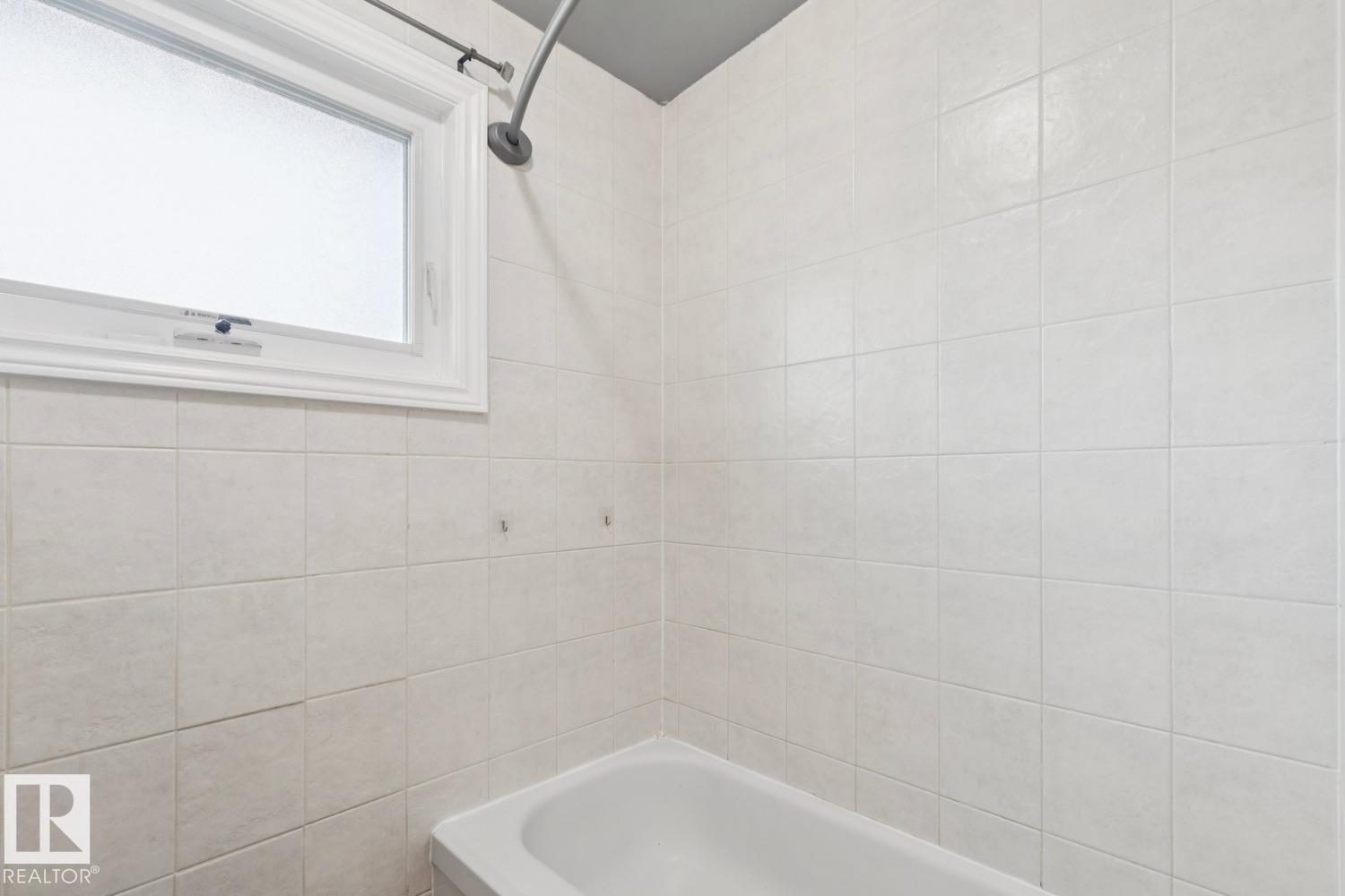 9312 151 AV NW - 22