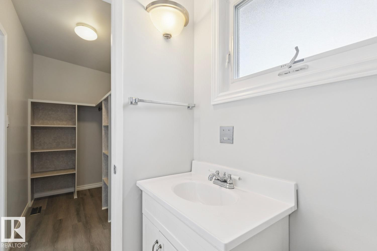9312 151 AV NW - 27