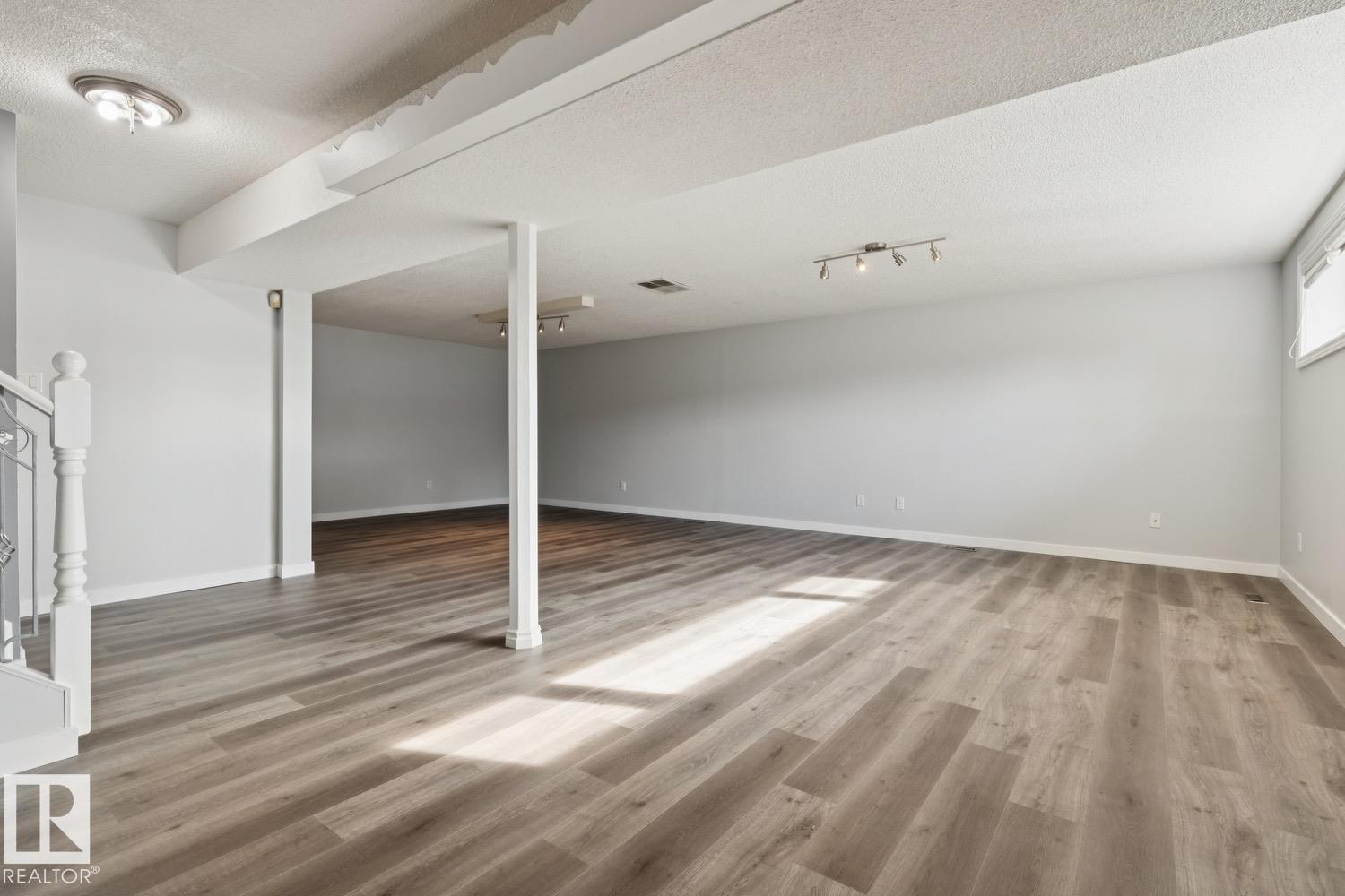9312 151 AV NW - 28