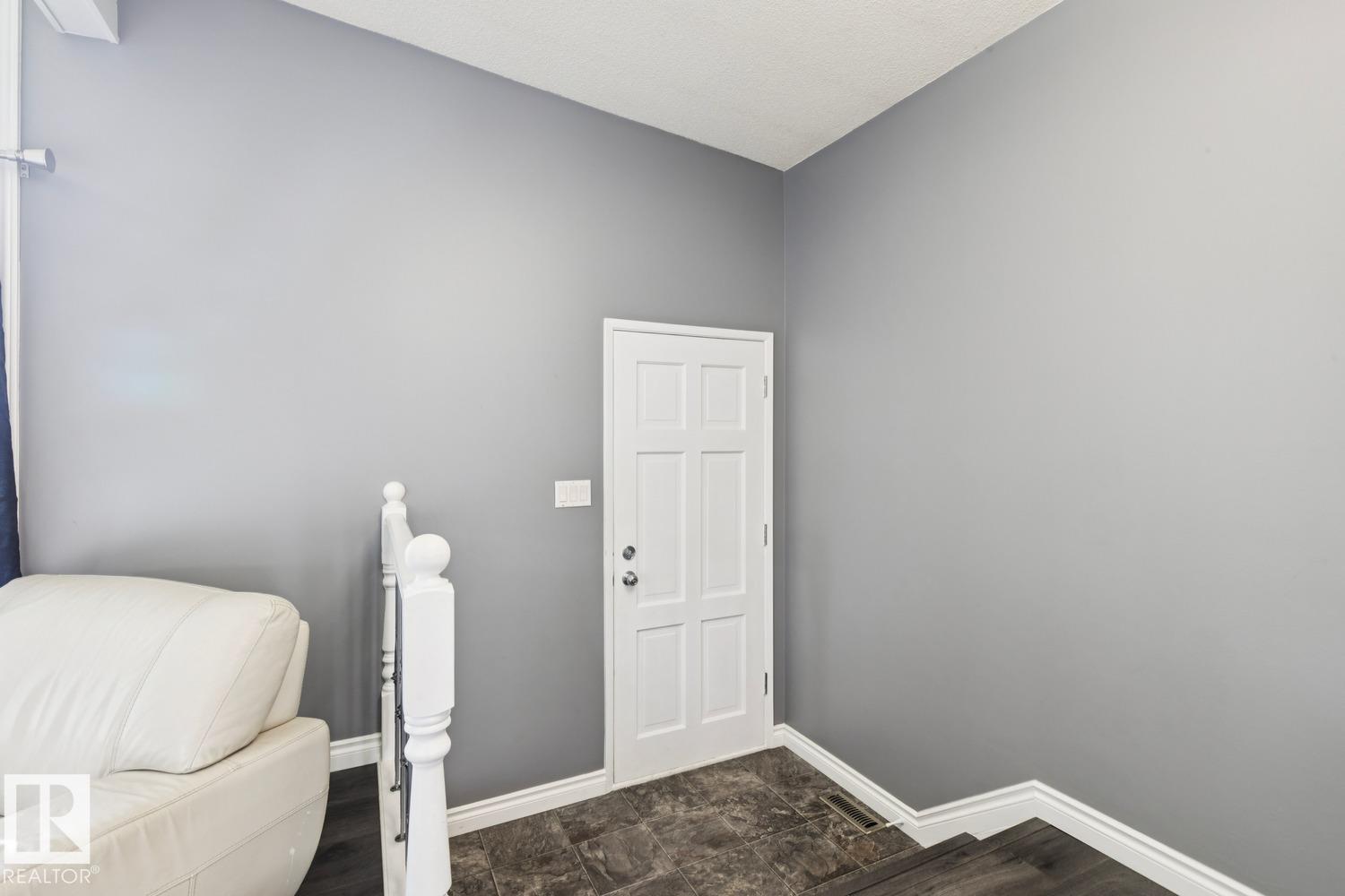 9312 151 AV NW - 3