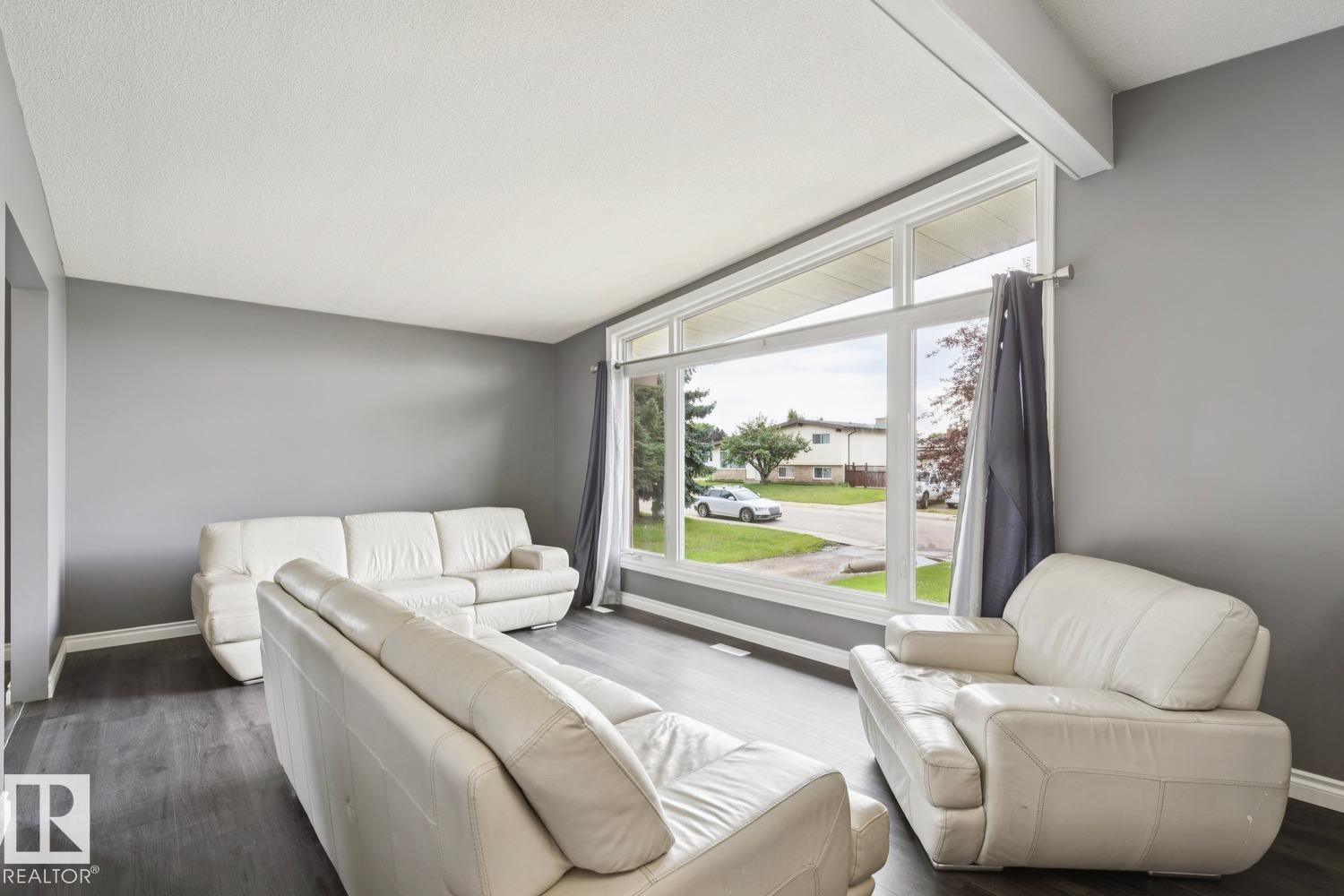 9312 151 AV NW - 4