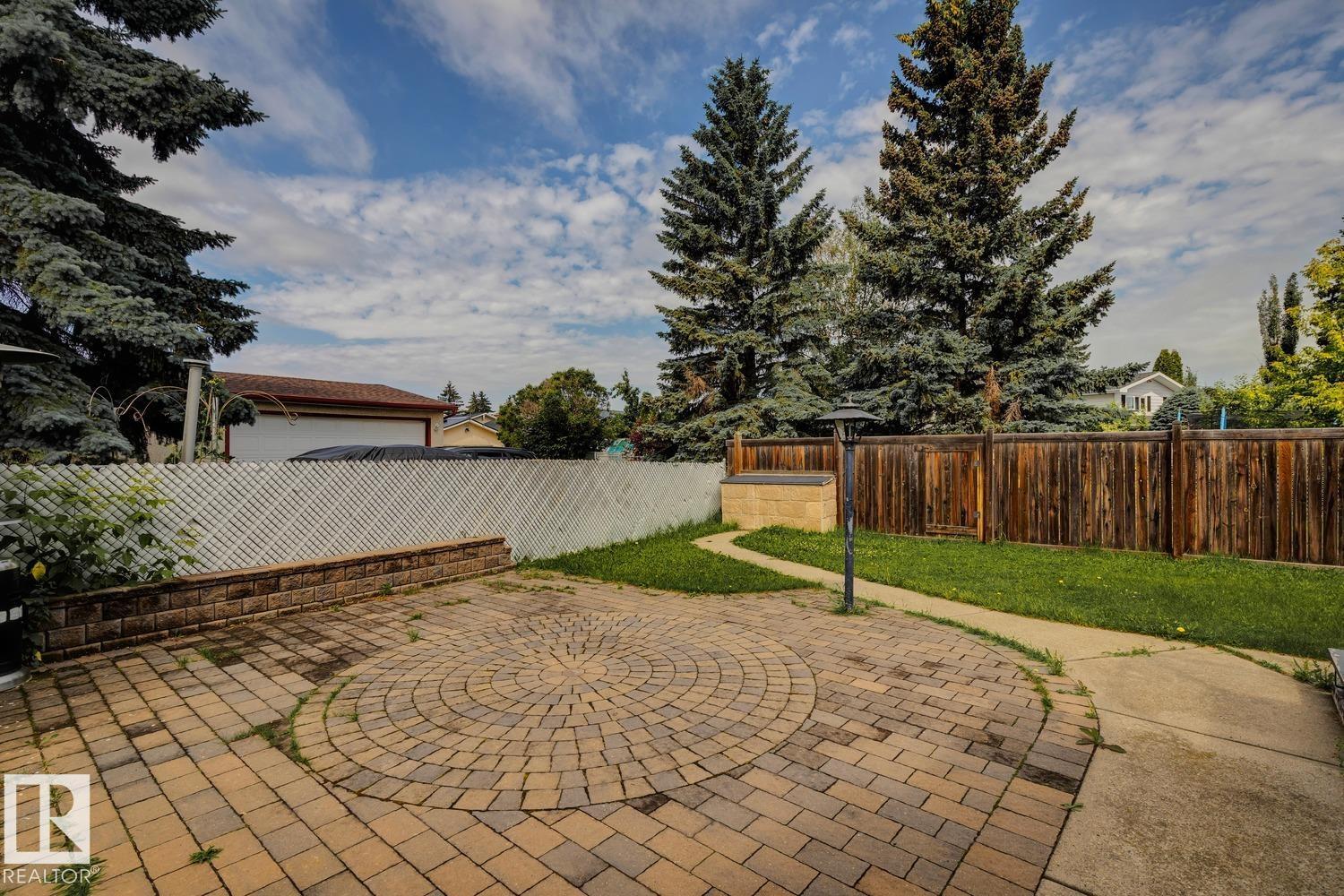 9312 151 AV NW - 40