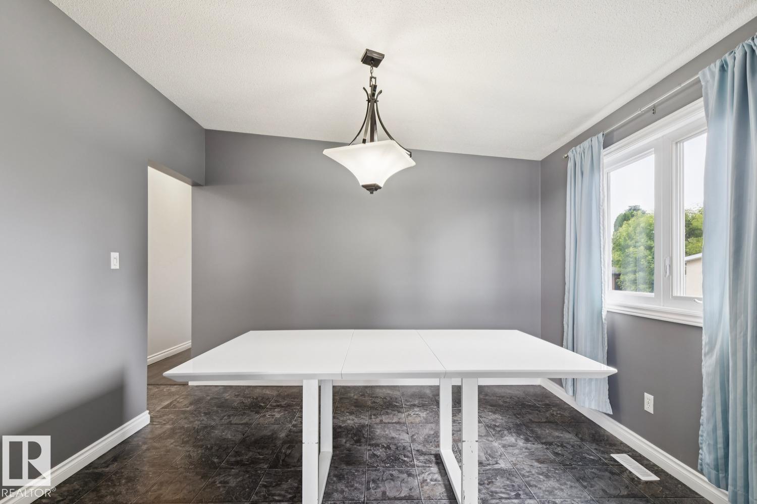 9312 151 AV NW - 8