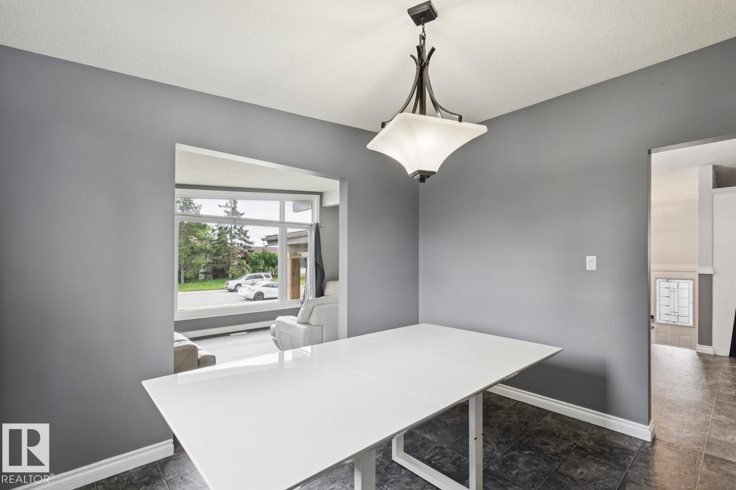 9312 151 AV NW - 9