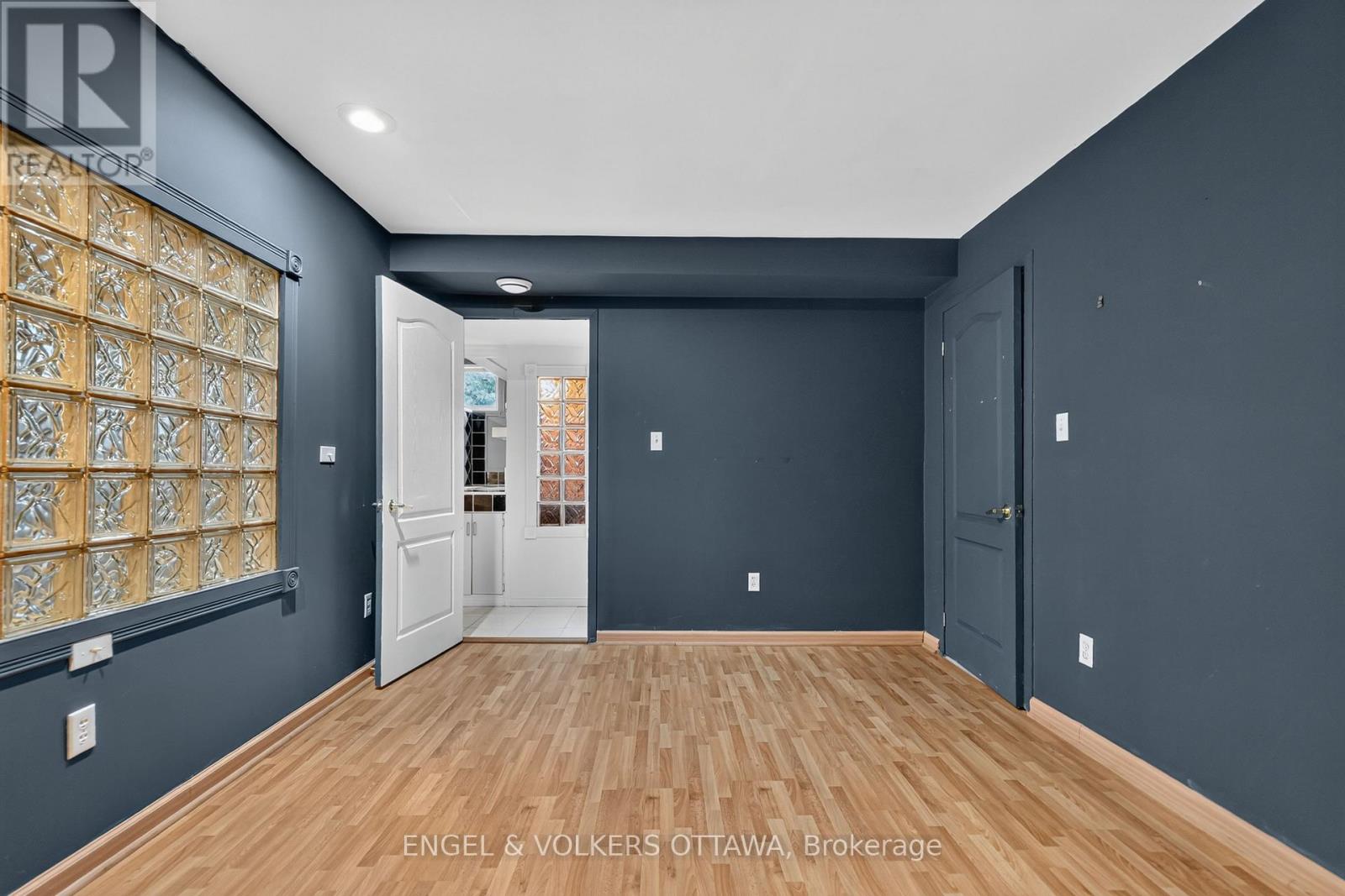2642 MARBLE CRESCENT - 32