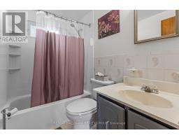 2376 Blackstone Crescent, Ottawa, ON K1B4H2 Photo 16