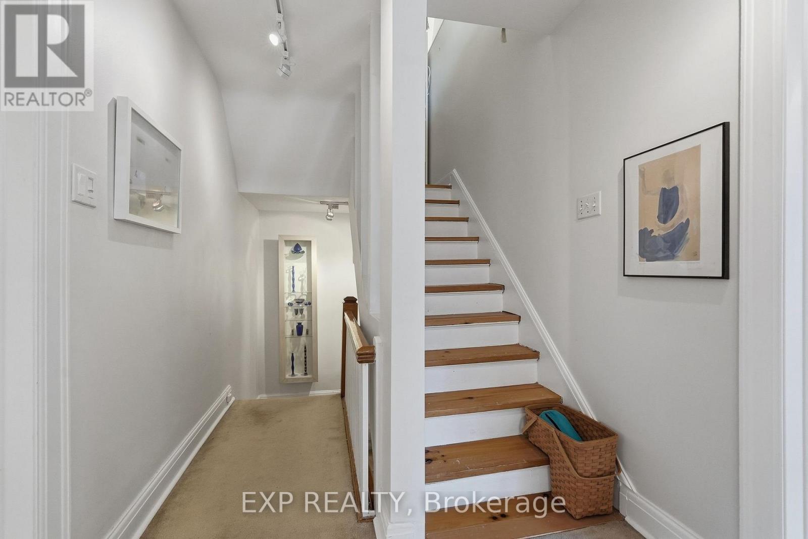 421 HAMILTON AVENUE S - Image 20