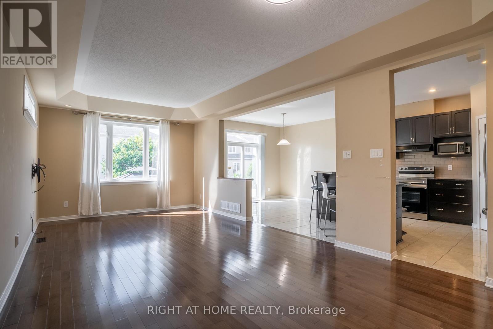 310 KIPPEN PLACE, Ottawa — photo 6
