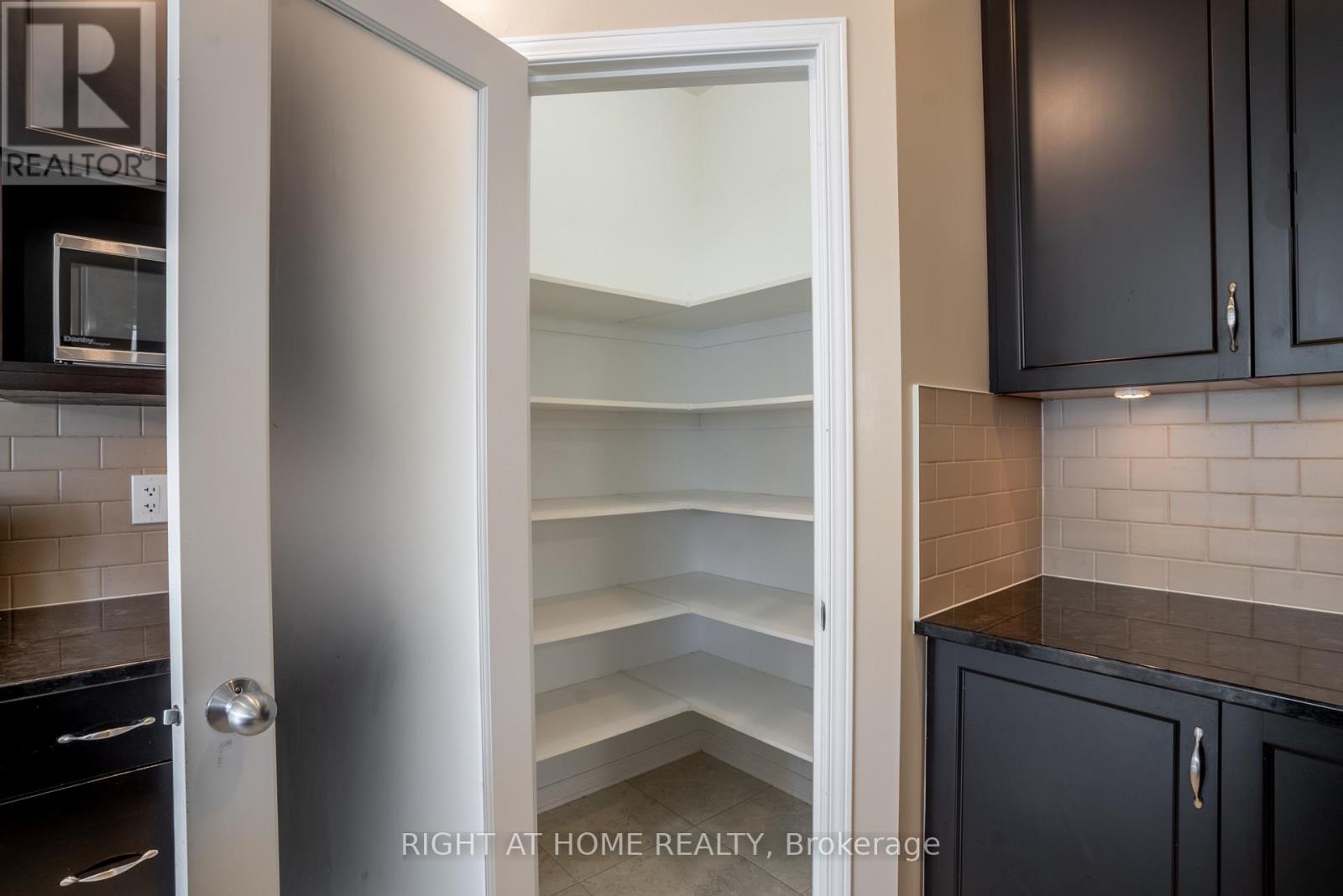 310 KIPPEN PLACE, Ottawa — photo 8
