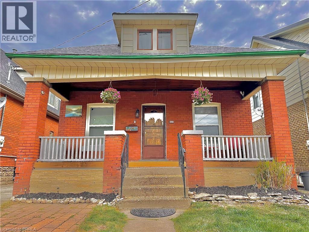 104 MARY Street