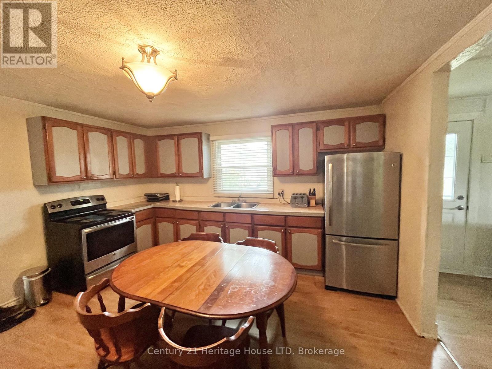 60 WATKINS STREET, St. Catharines (Port Weller) — photo 4
