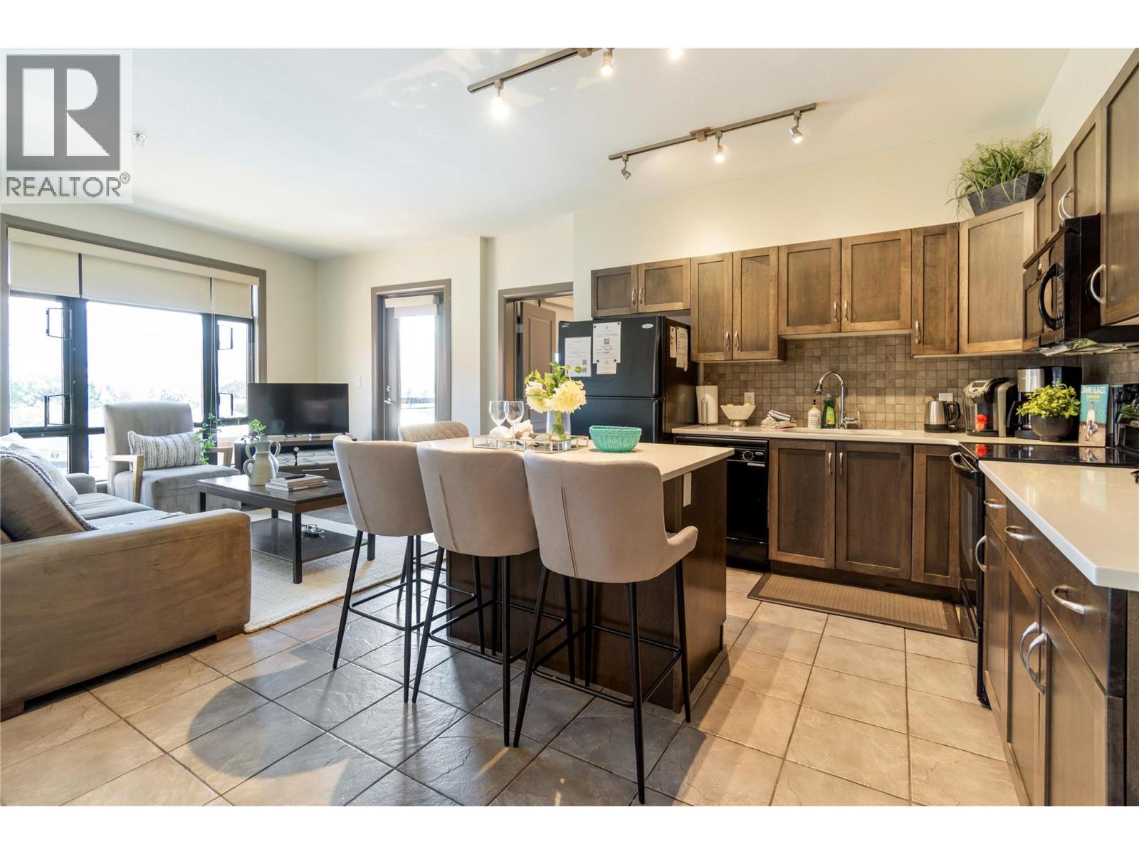 501 654 Cook Road, Kelowna