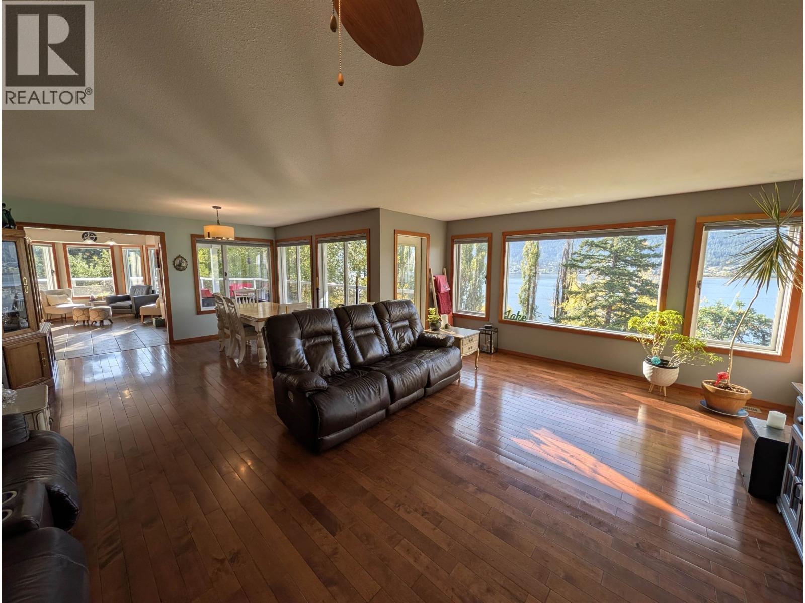 1621 SIGNAL POINT ROAD - 12