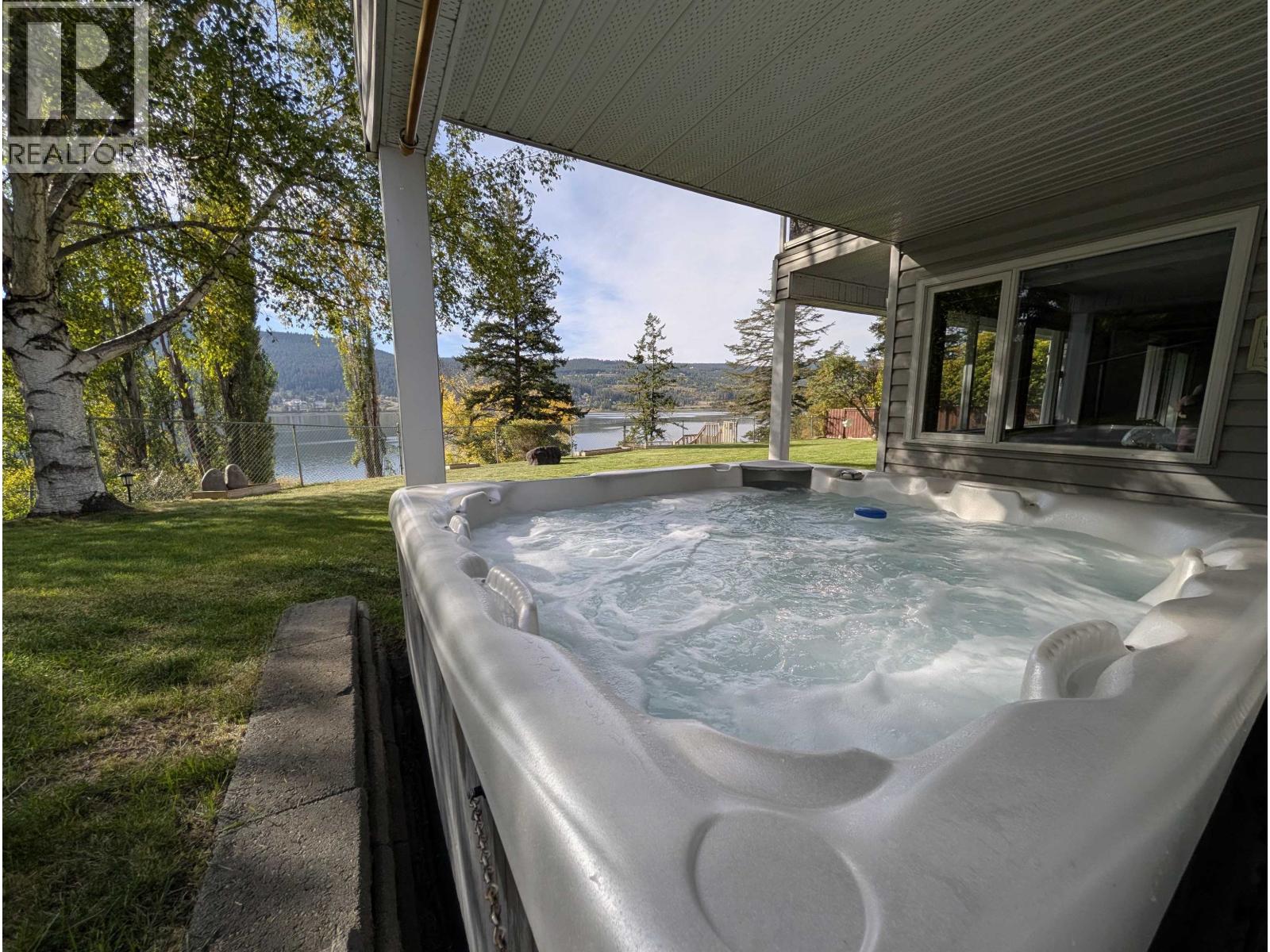 1621 SIGNAL POINT ROAD - 2