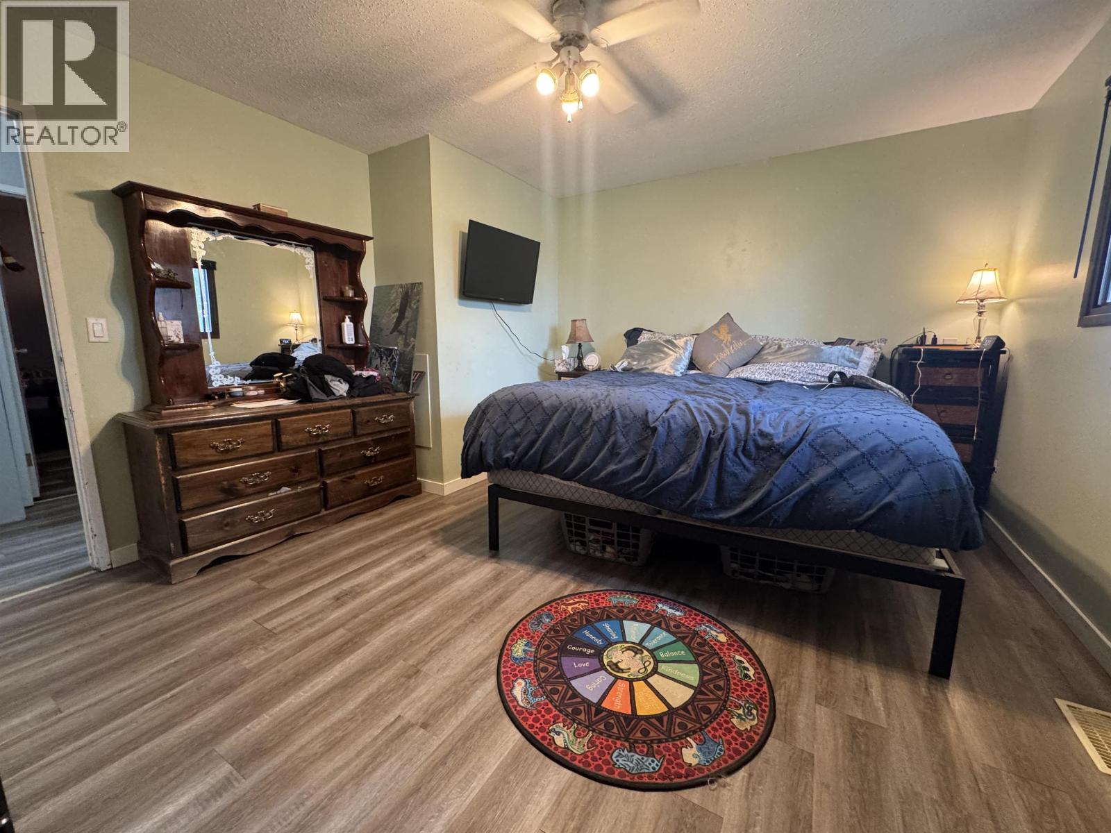 527 CENTENNIAL DRIVE - Image 15