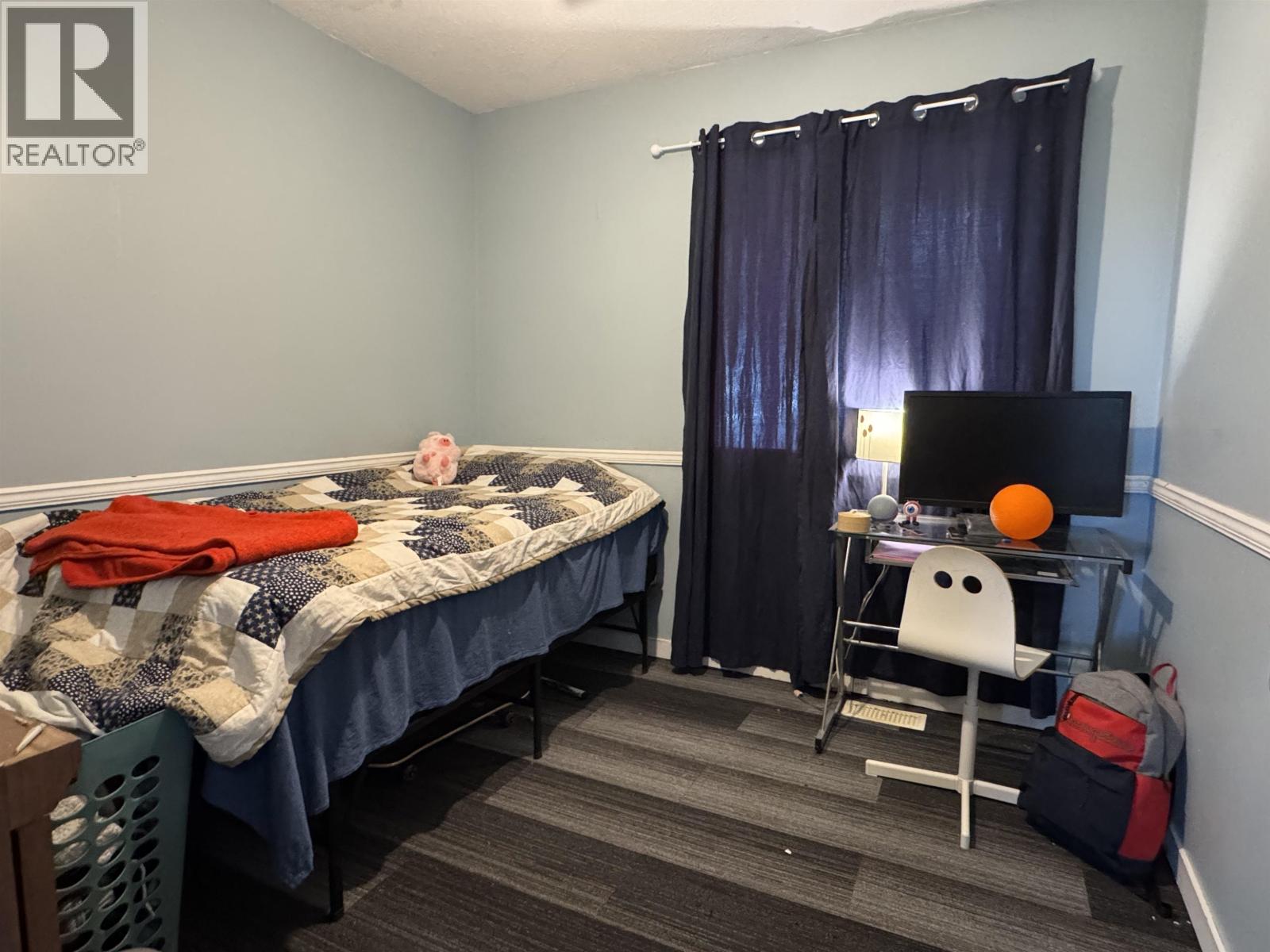 527 CENTENNIAL DRIVE - Image 17