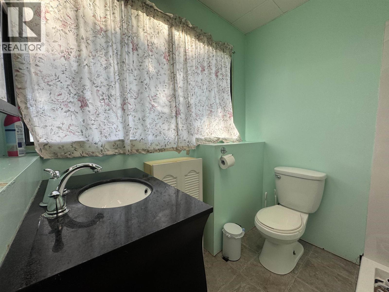 527 CENTENNIAL DRIVE - Image 23