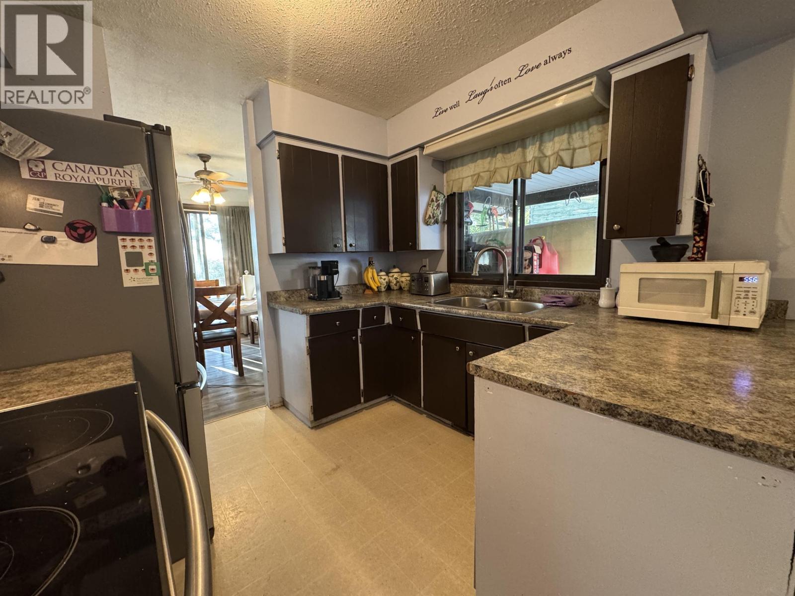 527 CENTENNIAL DRIVE - Image 4
