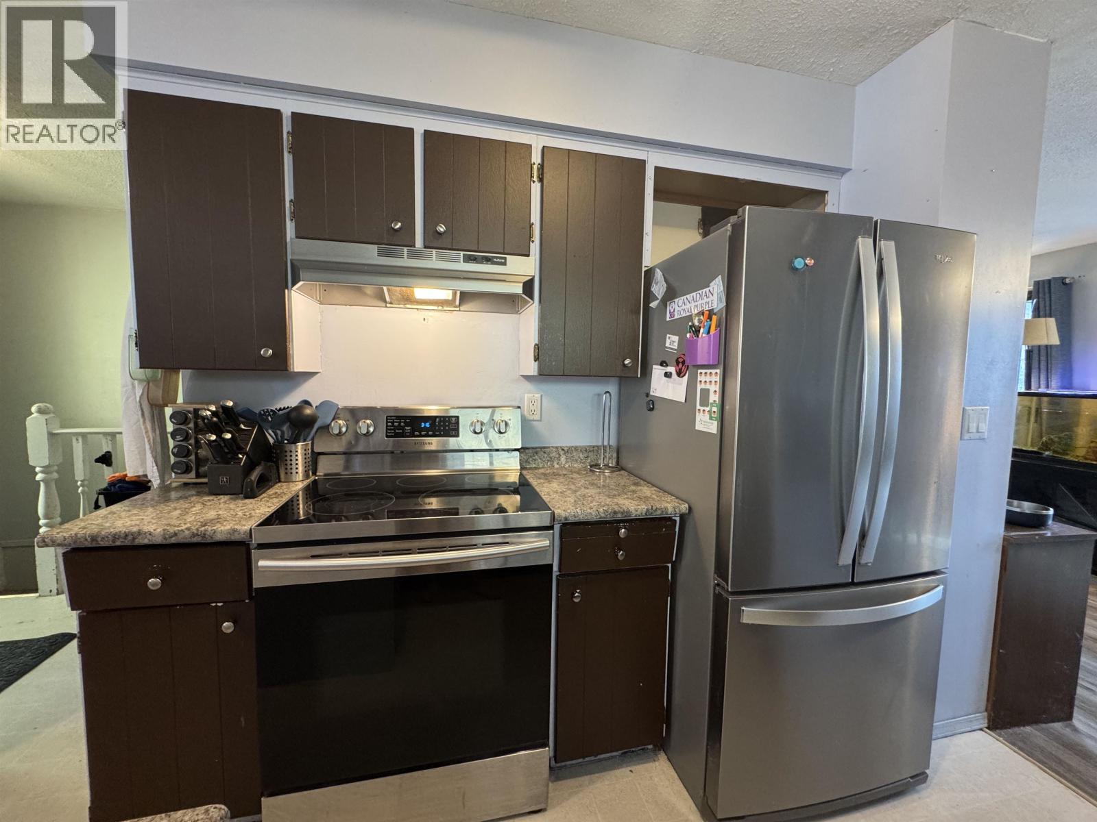 527 CENTENNIAL DRIVE - Image 5