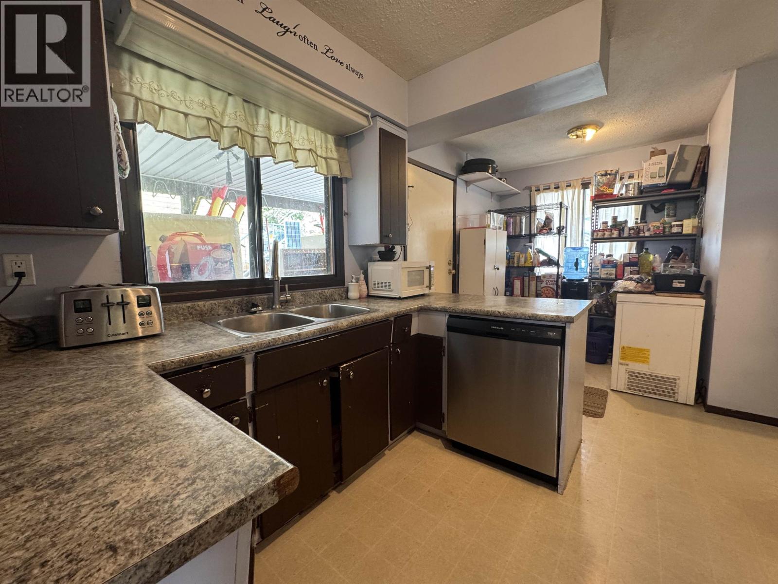 527 CENTENNIAL DRIVE - 6