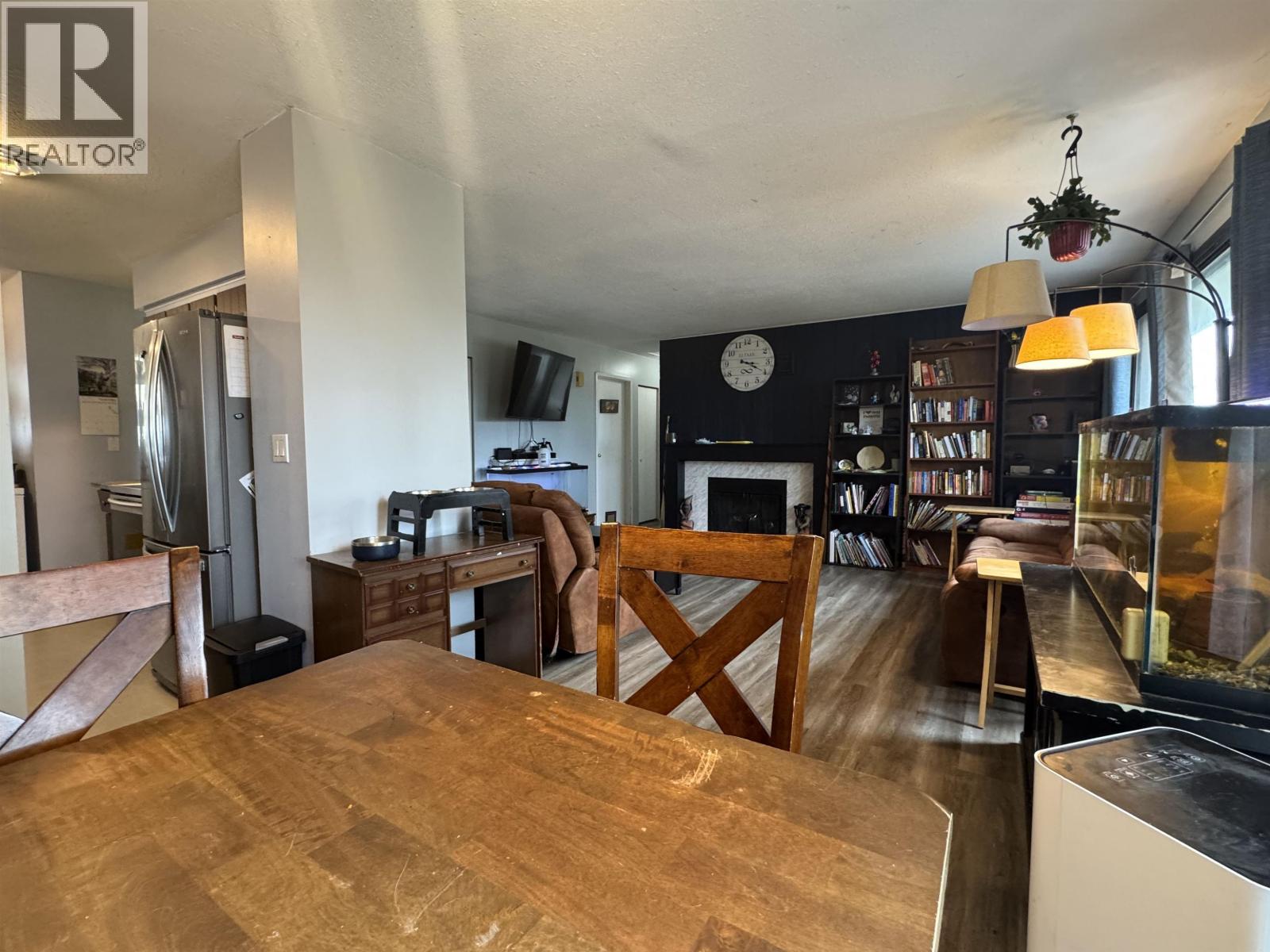 527 CENTENNIAL DRIVE - 9