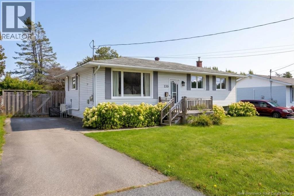 139 Champlain Drive, Saint John, New Brunswick, E2J3E5, Saint John, New Brunswick — photo 2 of 5