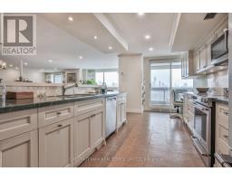 1101 - 61 St Clair Avenue W, Toronto, ON M4V2Y8 Photo 17