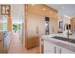 449 Elm Road, Toronto, ON M5M3W8 Photo 17