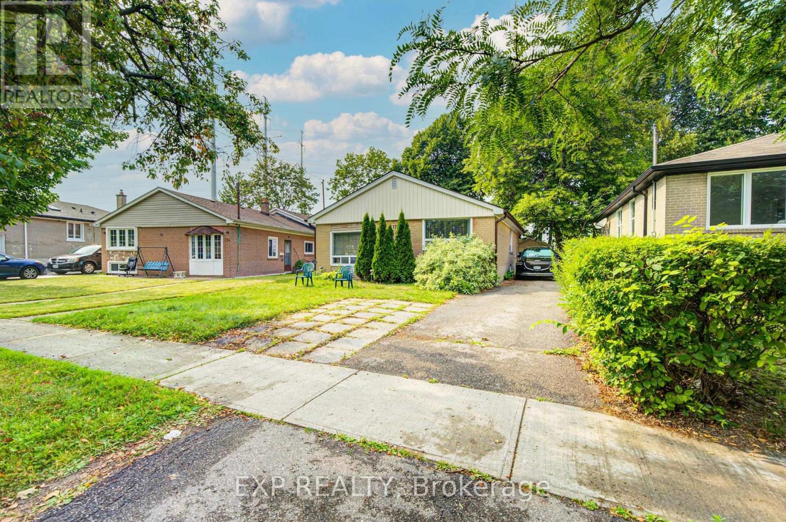 176 SEDGEMOUNT DRIVE, Toronto (Woburn) — photo 2