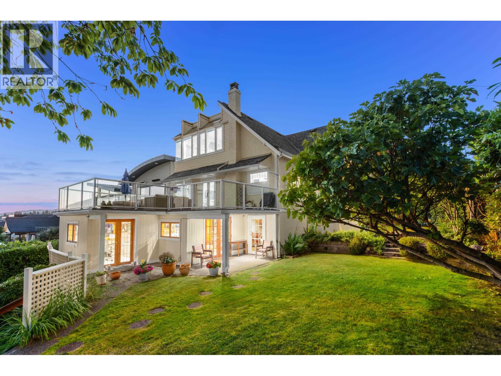Property for sale at 1104 ESQUIMALT AVENUE