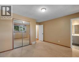 335 Queensland Drive Se, Calgary, AB T2J3R6 Photo 15