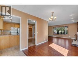 4pc Bathroom - 335 Queensland Drive Se, Calgary, AB T2J3R6 Photo 8