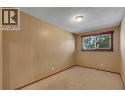 335 Queensland Drive Se, Calgary, AB T2J3R6 Photo 17