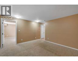 335 Queensland Drive Se, Calgary, AB T2J3R6 Photo 25