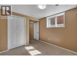 335 Queensland Drive Se, Calgary, AB T2J3R6 Photo 28