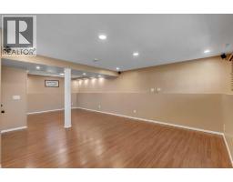335 Queensland Drive Se, Calgary, AB T2J3R6 Photo 22