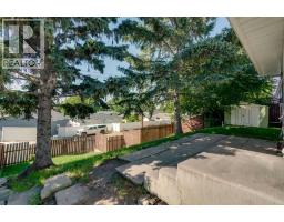 335 Queensland Drive Se, Calgary, AB T2J3R6 Photo 33