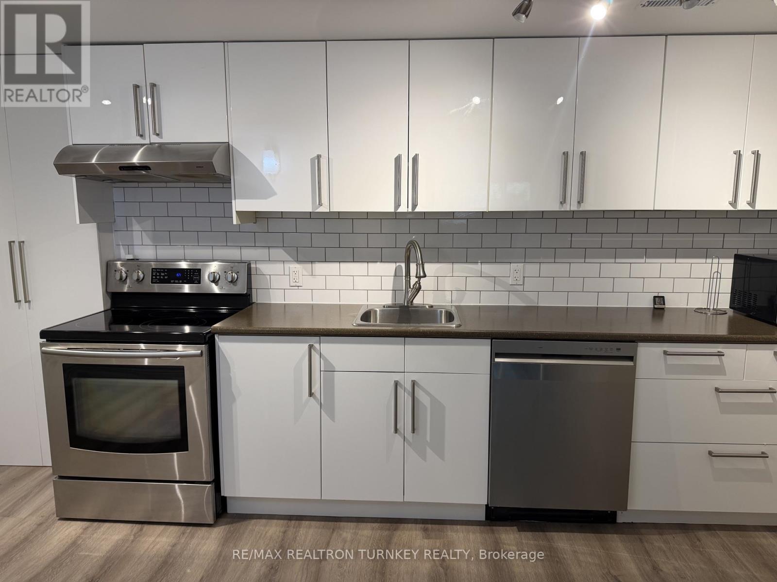 LOWER - 310 QUEEN STREET, Newmarket (Central Newmarket) — photo 11