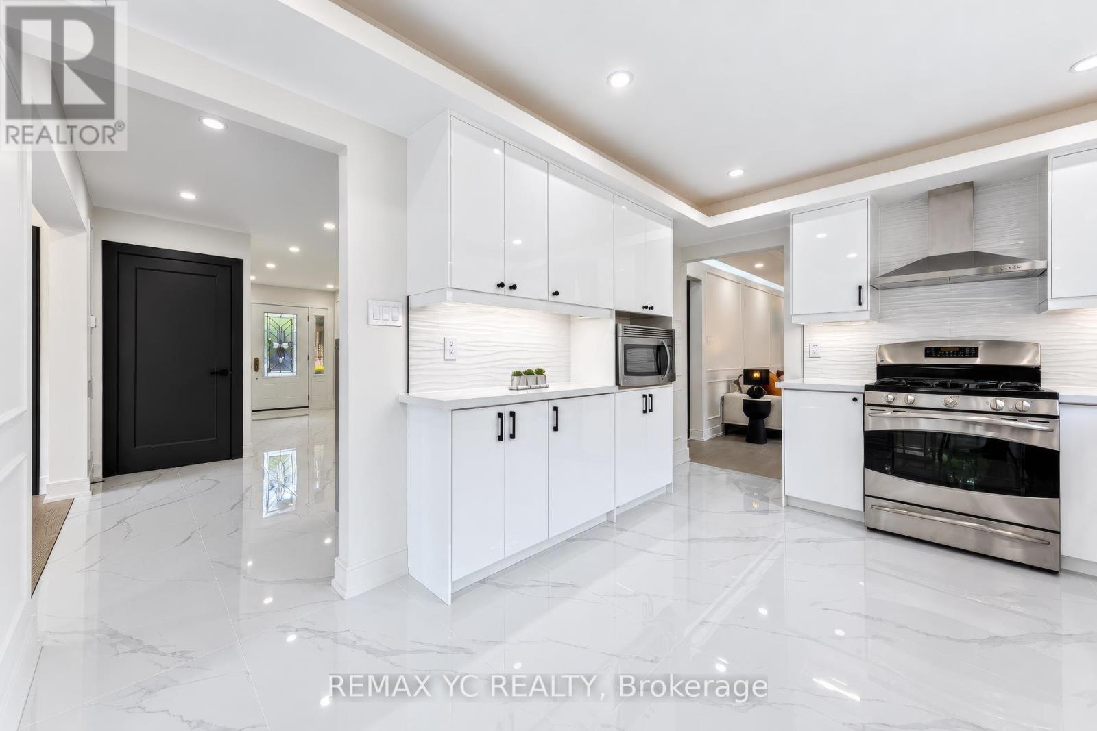 4 SIMMONS CRESCENT, Aurora (Aurora Highlands) — photo 11