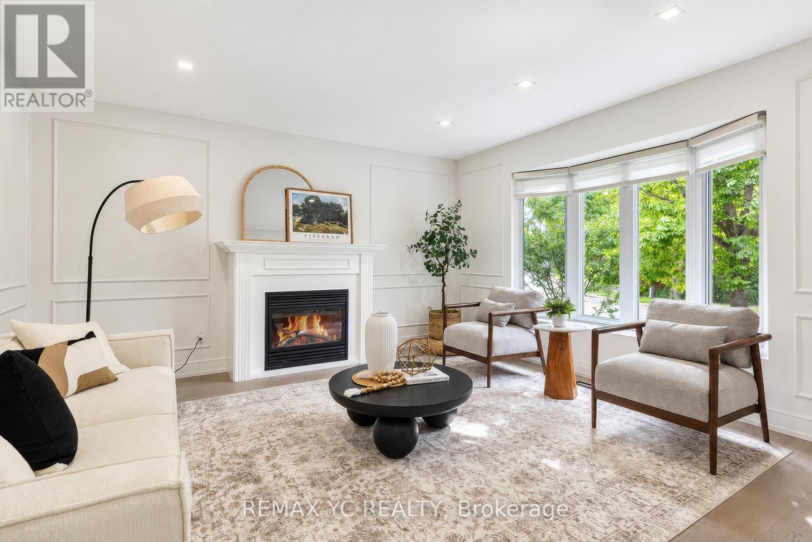 4 SIMMONS CRESCENT, Aurora (Aurora Highlands) — photo 2