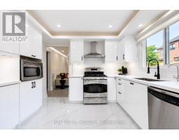 4 Simmons Crescent, Aurora, ON L4G6B4 Photo 14