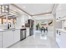 4 Simmons Crescent, Aurora, ON L4G6B4 Photo 15