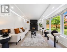 4 Simmons Crescent, Aurora, ON L4G6B4 Photo 16