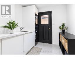 4 Simmons Crescent, Aurora, ON L4G6B4 Photo 18